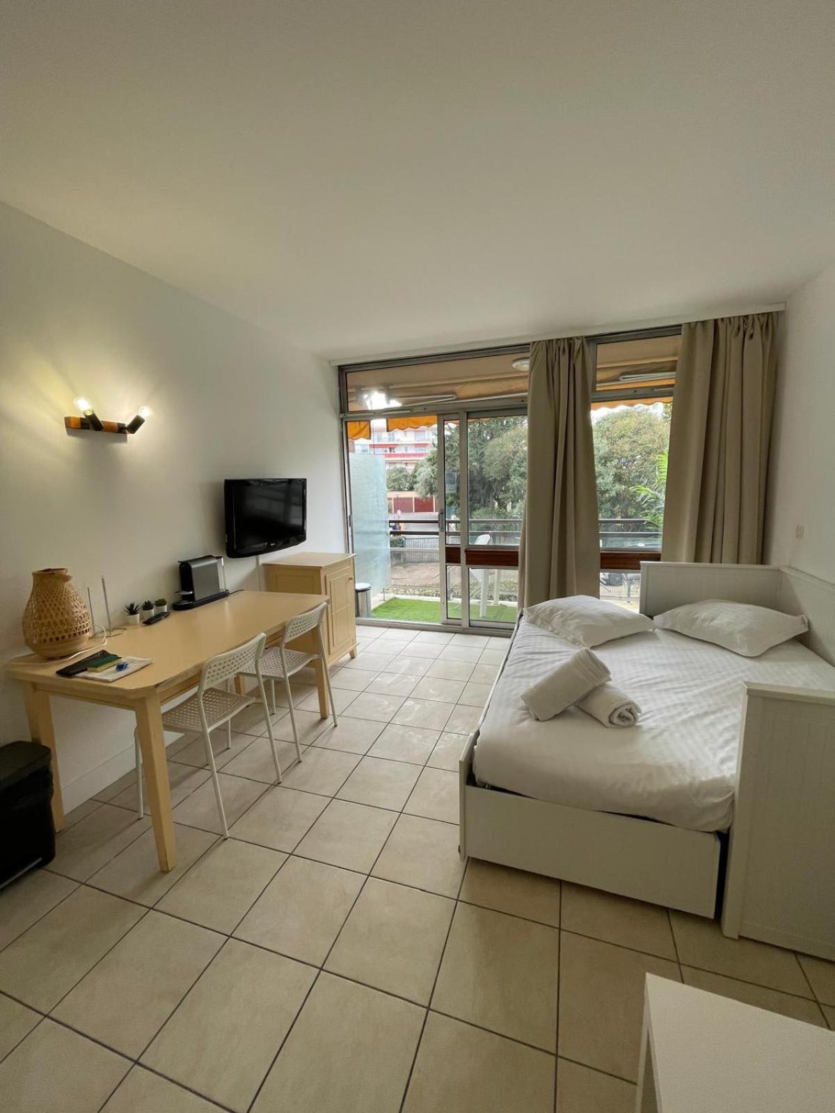 06U - Beautiful Studio In Residence - Swimming Pool And Tennis Court Saint-Laurent-du-Var Exteriér fotografie