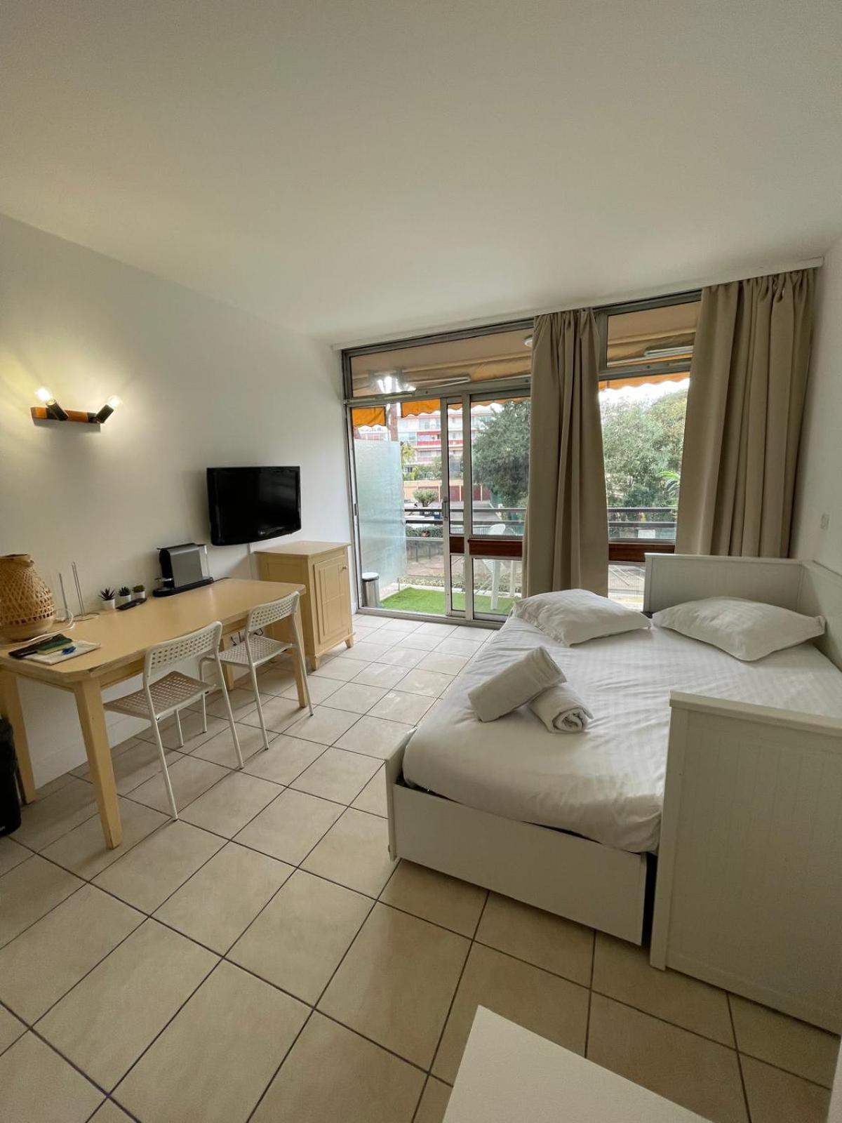 06U - Beautiful Studio In Residence - Swimming Pool And Tennis Court Saint-Laurent-du-Var Exteriér fotografie